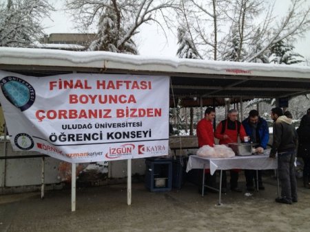 Final haftasında öğrencilere sıcak çorba ikramı