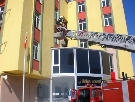 Finike Kolejin'de Yangın Tatbikatı Yapıldı