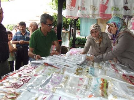 Finike'de Bahar Şenliği Düzenlendi