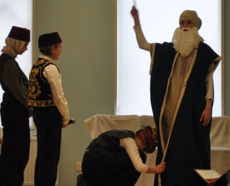 Finlandiya’da Duygu Dolu Kutlu Doğum Programı Düzenlendi