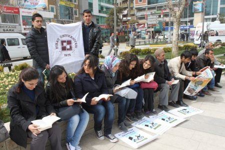 Fırat Üniversitesi öğrencileri kitap okuma etkinliğine katıldı