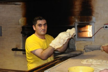 Fırıncılar İftar Vakti Suya Akın Ediyor