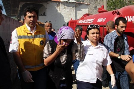 Fırının külleri iki evi kül etti