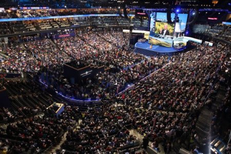 First Lady konuşmasıyla Demokratları ateşledi