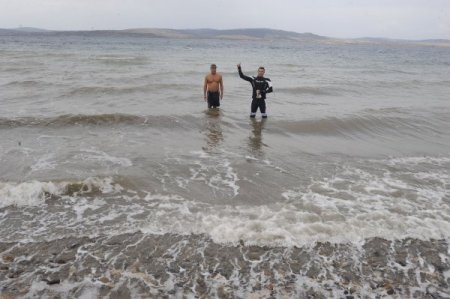 Fırtınada Çanakkale Boğazı’nı yüzerek geçecek