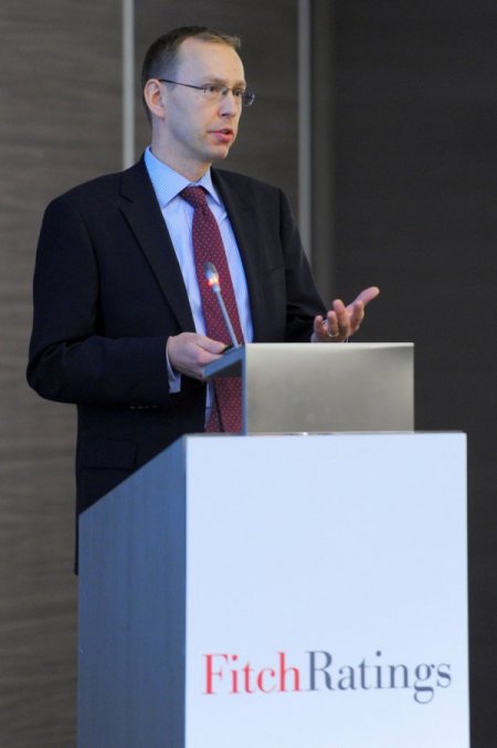 Fitch'ten Türkiye'nin büyümesine övgü, cari açığına tenkit