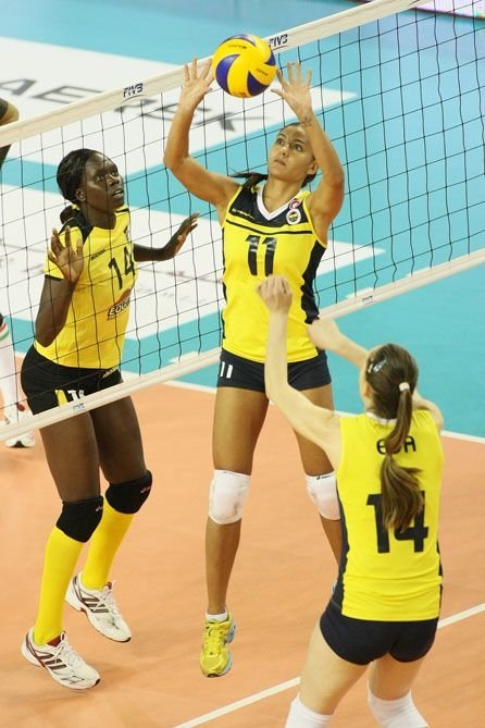 FIVB Dünya Kulüpler Kupası'nda Prisons'u 3-0 yenen Fenerbahçe yarı finalde