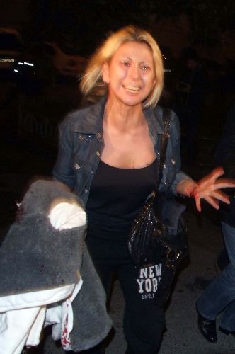 Flaş : Levent Ersöz'ün Odasında Yapılan Aramaya Kızı Fulya Ersöz Kollarını Keserek Tepki Gösterdi (1)