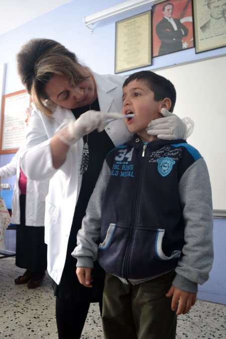 Flor jel, diş çürüklerine karşı koruma sağlıyor