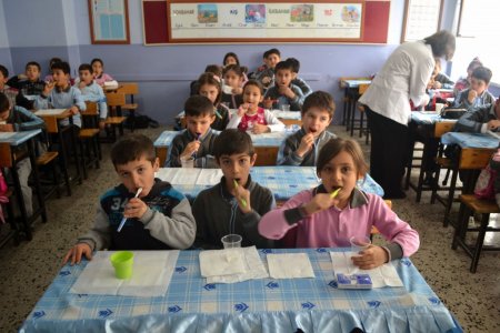 Flor jel, diş çürüklerine karşı koruma sağlıyor