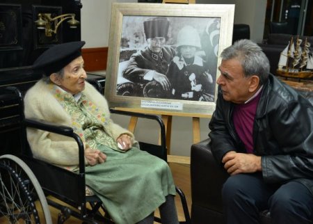 Fotoğrafta Atatürk'ün kucağındaki çocuk şimdi 102 yaşında