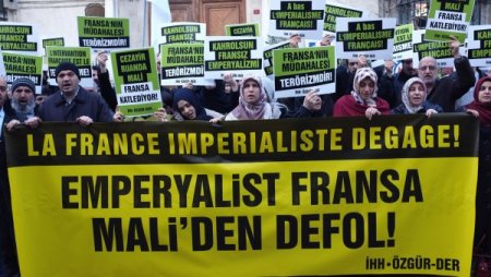 Fransa Başkonsolosluğu önünde ‘Mali’ protestosu