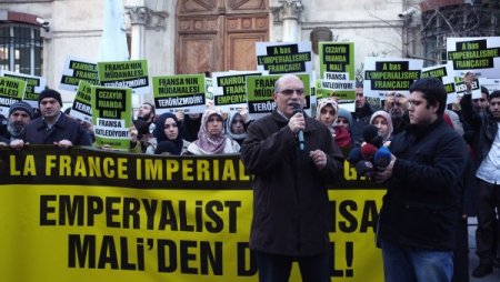 Fransa Başkonsolosluğu önünde ‘Mali’ protestosu