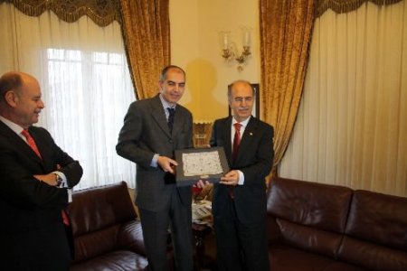 Fransa Başkonsolosu Magro: Renault'un Bursa'daki Tesisleri Çok İyi, Üretim Artar