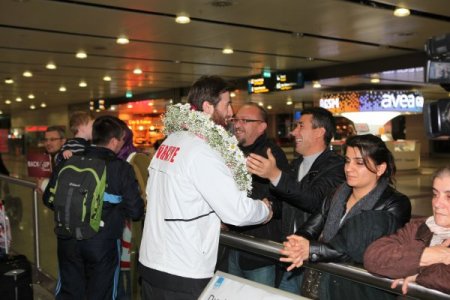 Fransa'da tarih yazan Karate Milli takımı coşkuyla karşılandı
