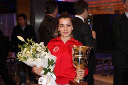 Fransa'da tarih yazan Karate Milli takımı coşkuyla karşılandı