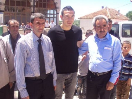 Fransa’da Top Koşturan Milli Futbolcu Erdinç, Memleketi Yozgat’a Geldi