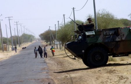 Fransız askerleri, Timbuktu havaalanında konuşlandı (Özel)