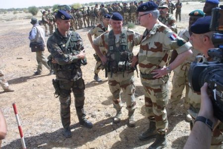 Fransız askerleri, Timbuktu havaalanında konuşlandı (Özel)