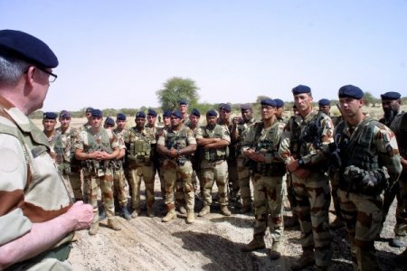 Fransız askerleri, Timbuktu havaalanında konuşlandı (Özel)