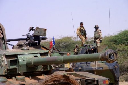 Fransız askerleri, Timbuktu havaalanında konuşlandı (Özel)