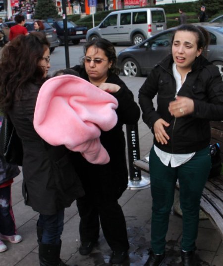 Freni patlayan araç, 4 araca çarparak durabildi