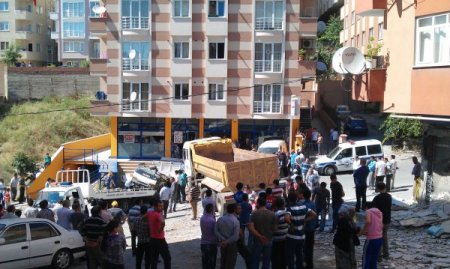 Freni Tutmayan Kamyon Dehşet Saçtı