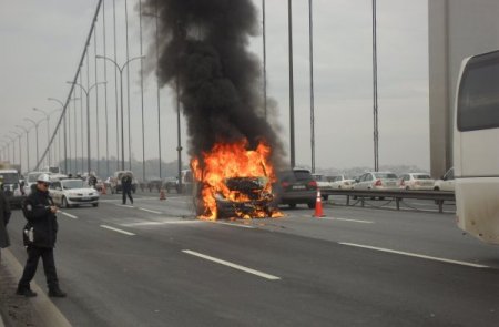 FSM'de trafiği kilitleyen yangın