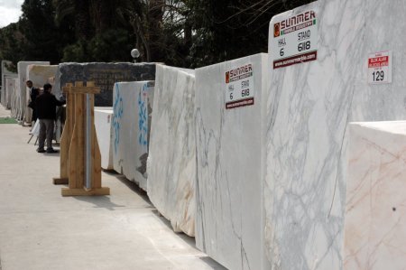 Fuar için 80 TIR mermer taşındı