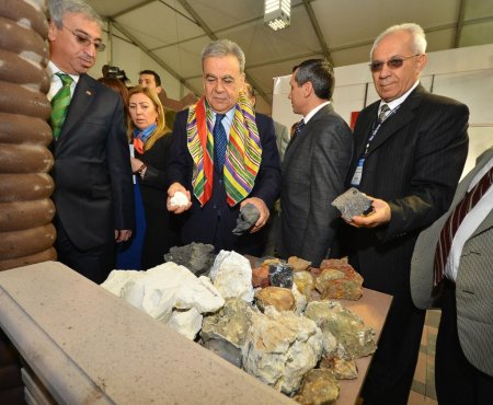 Fuar için 80 TIR mermer taşındı