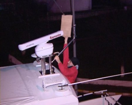 Fuara götürülen lüks yatlar elektrik tellerine takıldı (Özel)