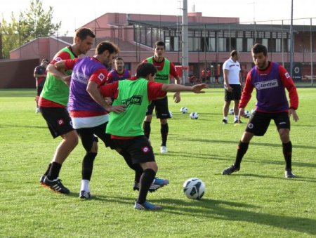 Fuat Çapa: Hedefimiz futbol ve puan olarak geçen sezonun üzerine çıkmak