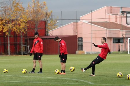 Fuat Çapa: Kasımpaşa maçıyla eski çizgimizi yakalamalıyız