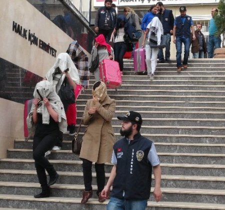 Fuhuş operasyonunda 57 gözaltı