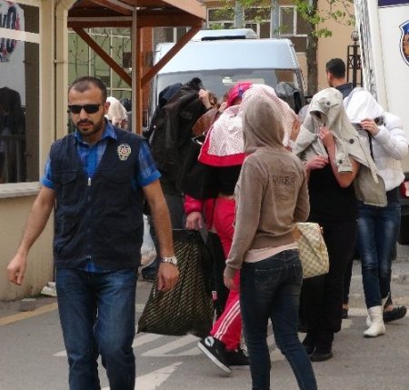 Fuhuş operasyonunda 57 gözaltı