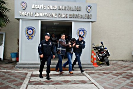 Fuhuş operasyonunda gözaltına alınan 12 şüpheli adliyeye sevk edildi