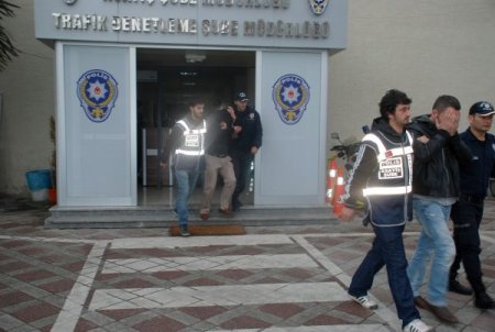 Fuhuş operasyonunda gözaltına alınan 12 şüpheli adliyeye sevk edildi