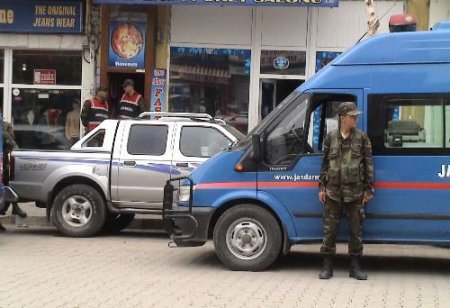 Fuhuş Operasyonundan 104 Kişiyi Gözaltına Alan Jandarma, İş Yerlerine Baskın Yaptı