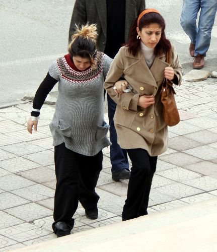 Fuhuşa Aracılık Suçundan Aranan Kadın, Hamile Olarak Yakalandı