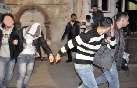 Futbolcuların Soyunma Odasına Girip Hırsızlık Yaptılar