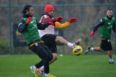 Galatasaray, Antalya'da çalışmalarını sürdürüyor