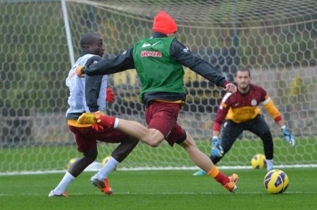 Galatasaray, Antalya'da çalışmalarını sürdürüyor