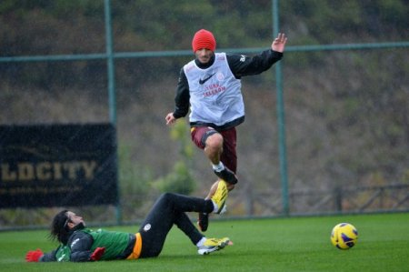 Galatasaray, Antalya'da çalışmalarını sürdürüyor