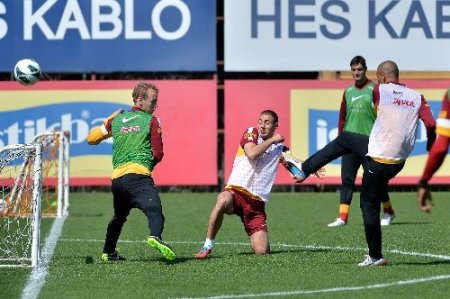 Galatasaray, çalıştı ve Karabük'e yola çıktı