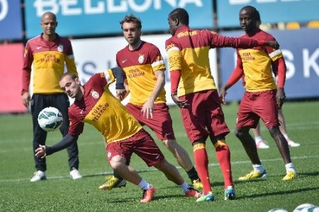 Galatasaray, çalıştı ve Karabük'e yola çıktı