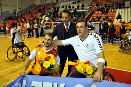 Galatasaray, ertelenen maçtan galip ayrıldı