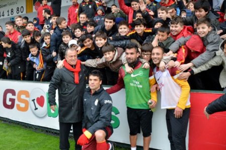 Galatasaray, FC Schalke 04 maçı hazırlıkları sürdürdü