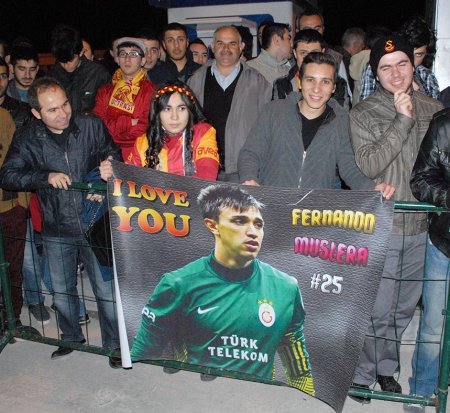 Galatasaray, Kayseri’de coşkuyla karşılandı