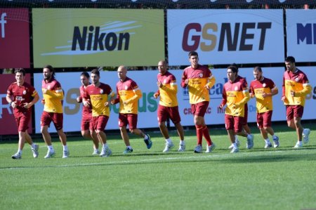 Galatasaray, milli oyunculardan yoksun çalıştı