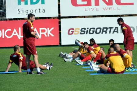 Galatasaray, milli oyunculardan yoksun çalıştı